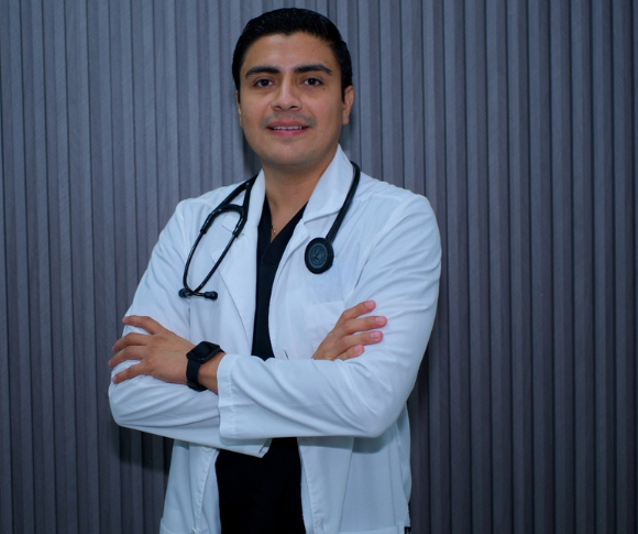 Medicina Interna en Cancún | Dr. Sergio Menoti Médico Internista
